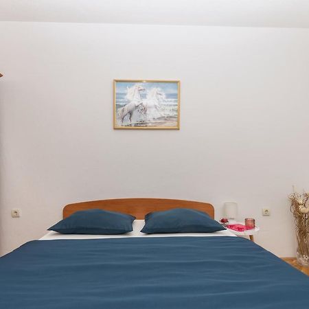 Skiljini Dvori - Studio-Apartman 1 Макарска Екстериор снимка