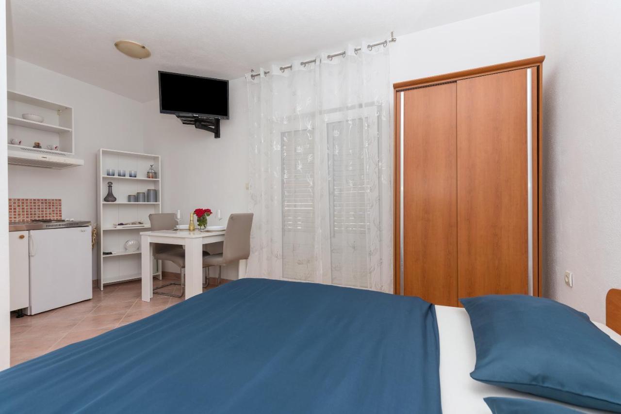 Skiljini Dvori - Studio-Apartman 1 Макарска Екстериор снимка