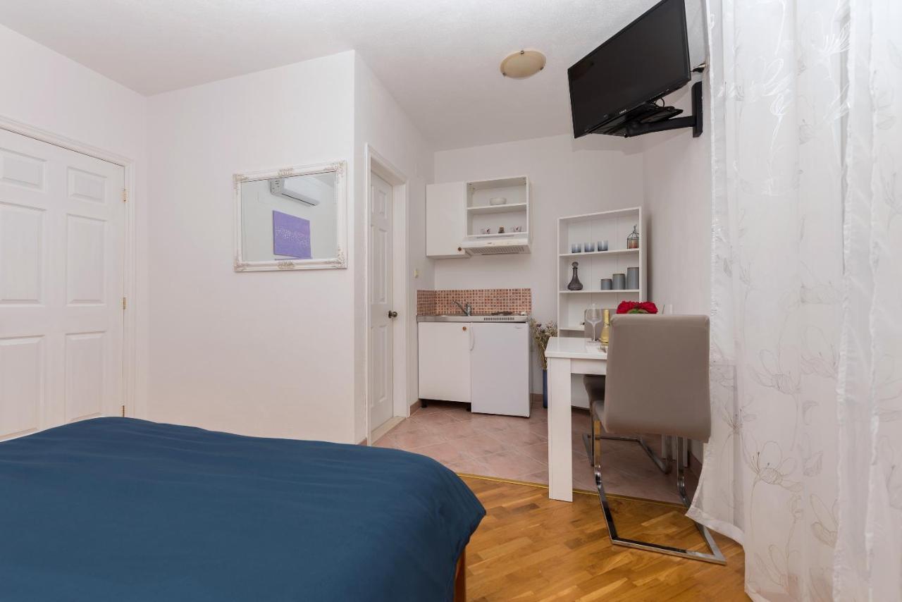 Skiljini Dvori - Studio-Apartman 1 Макарска Екстериор снимка